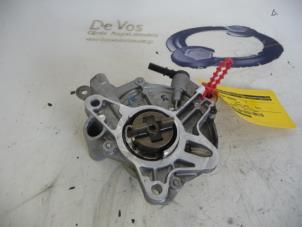 Used Brake servo vacuum pump Peugeot 3008 Price € 55,00 Margin scheme offered by De Vos Autodemontagebedrijf