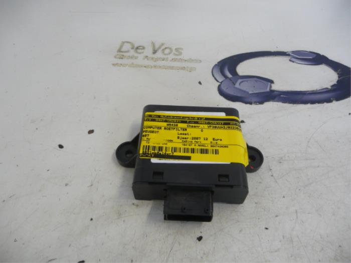 Used Particulate filter computer Peugeot 607 Price € 45,00 Margin scheme offered by De Vos Onderdelen