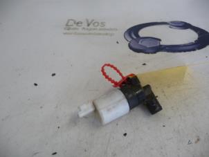 Gebrauchte Scheibensprüherpumpe vorne Peugeot 607 Preis € 10,00 Margenregelung angeboten von De Vos Autodemontagebedrijf