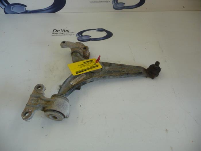 Front wishbone, right from a Peugeot 807 2008
