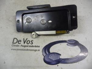 Używane Mechanizm zamka tylnej klapy Peugeot 607 (9D/U) 3.0 V6 24V Cena € 25,00 Procedura marży oferowane przez De Vos Autodemontagebedrijf