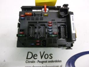 Used Fuse box Peugeot 807 2.2 HDiF 16V Price € 70,00 Margin scheme offered by De Vos Autodemontagebedrijf