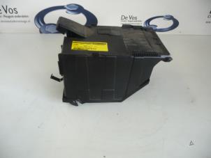 Used Battery box Citroen C4 Berline (NC) 1.6 16V VTi Price € 10,00 Margin scheme offered by De Vos Autodemontagebedrijf