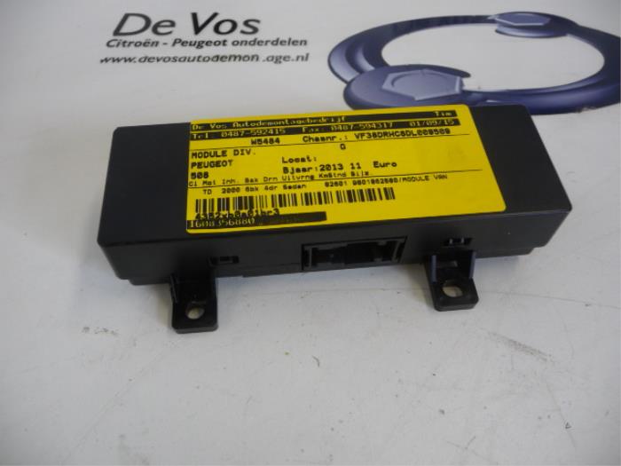 Module (miscellaneous) from a Peugeot 508 (8D) 2.0 Hybrid4 16V 2013