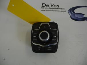 Gebrauchte Navigation Bedienfeld Peugeot 508 (8D) 2.0 Hybrid4 16V Preis € 55,00 Margenregelung angeboten von De Vos Autodemontagebedrijf