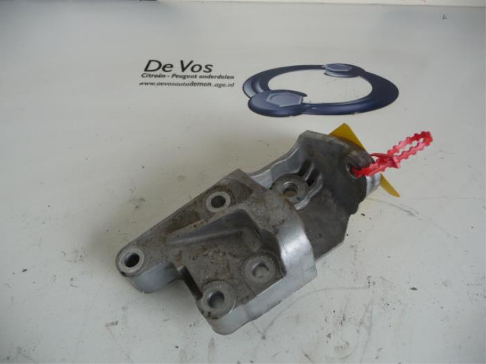 Used Engine mount Peugeot 508 (8D) 2.0 Hybrid4 16V Price € 35,00 Margin scheme offered by De Vos Onderdelen