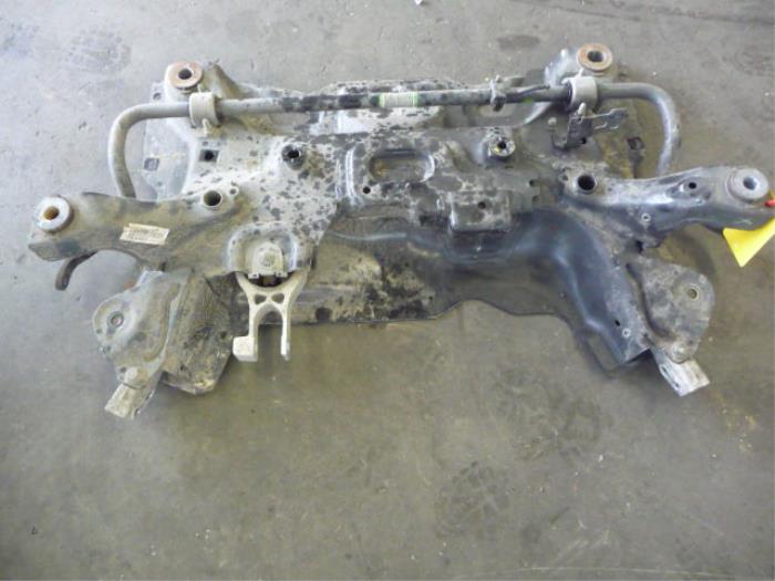 Used Subframe Peugeot 508 (8D) 2.0 Hybrid4 16V Price € 250,00 Margin scheme offered by De Vos Onderdelen