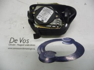 Used Rear seatbelt tensioner, right Peugeot 807 2.0 HDi 16V Price € 80,00 Margin scheme offered by De Vos Autodemontagebedrijf