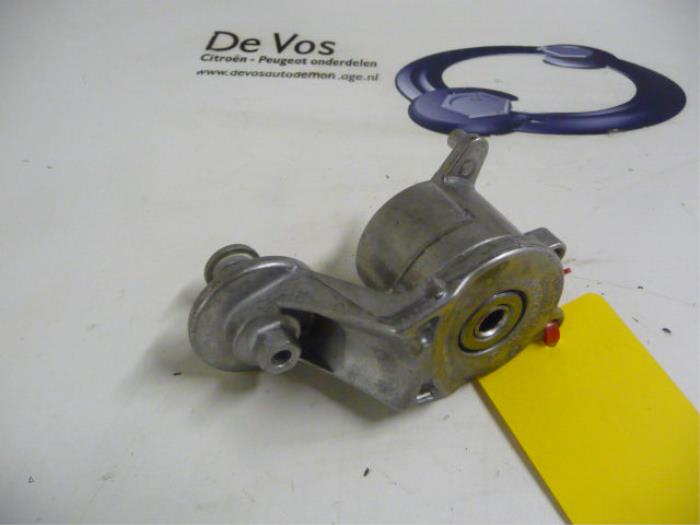 Usados Rodillo tensor correa múltiple Peugeot 108 1.0 12V Precio € 90,00 Norma de margen ofrecido por De Vos Onderdelen