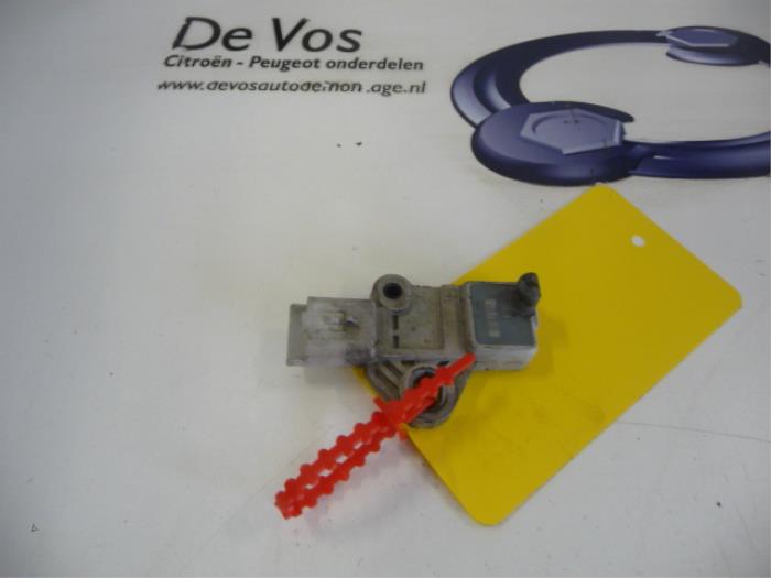 Usados Sensor BDP Peugeot Expert (G9) 2.0 HDiF 16V GT Autom. Precio € 15,00 Norma de margen ofrecido por De Vos Onderdelen