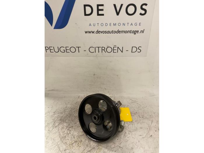 Usagé Pompe de direction Peugeot 306 (7A/C/S) 2.0 XSi,ST Prix € 70,00 Règlement à la marge proposé par De Vos Onderdelen