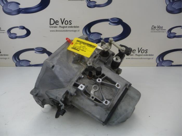 Getriebe van een Peugeot 208 I (CA/CC/CK/CL) 1.4 16V 2012
