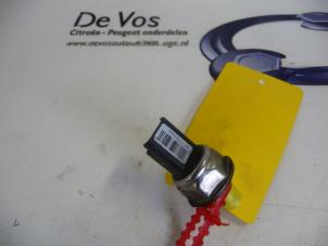 Used Fuel pressure sensor Peugeot 308 Price € 45,00 Margin scheme offered by De Vos Autodemontagebedrijf