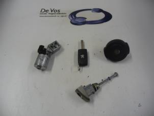 Used Set of cylinder locks (complete) Peugeot 3008 Price € 80,00 Margin scheme offered by De Vos Autodemontagebedrijf