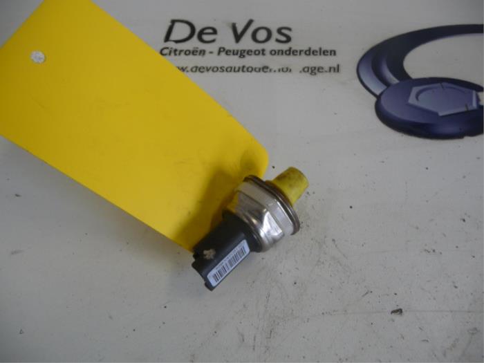 Kraftstoffdruck Sensor van een Peugeot Expert 2012