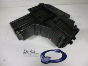 Usagé Boîtier filtre à air Peugeot 407 (6D) 2.0 HDiF 16V Prix € 35,00 Règlement à la marge proposé par De Vos Autodemontagebedrijf