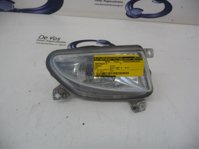 Używane Halogen prawy Peugeot 607 (9D/U) 2.9 V6 24V Cena € 35,00 Procedura marży oferowane przez De Vos Onderdelen