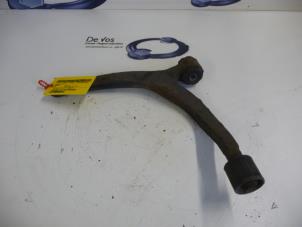 Used Front wishbone, left Peugeot 607 (9D/U) 2.9 V6 24V Price € 70,00 Margin scheme offered by De Vos Autodemontagebedrijf