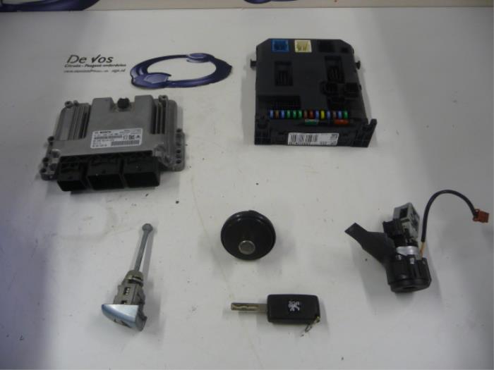 Used Engine management computer Peugeot 207 Price € 350,00 Margin scheme offered by De Vos Onderdelen