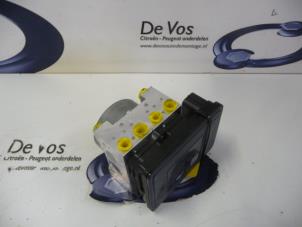 Używane Pompa ABS Citroen C4 Cactus (0B/0P) 1.6 Blue Hdi 100 Cena € 250,00 Procedura marży oferowane przez De Vos Autodemontagebedrijf