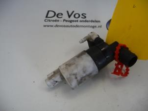 Usados Bomba de limpiaparabrisas delante Peugeot 807 Precio € 10,00 Norma de margen ofrecido por De Vos Autodemontagebedrijf