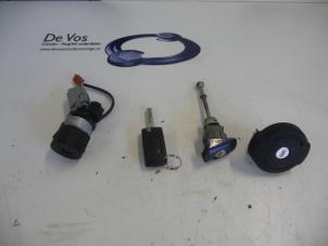 Used Set of cylinder locks (complete) Peugeot 308 SW (4E/H) 1.6 VTI 16V Price € 80,00 Margin scheme offered by De Vos Autodemontagebedrijf