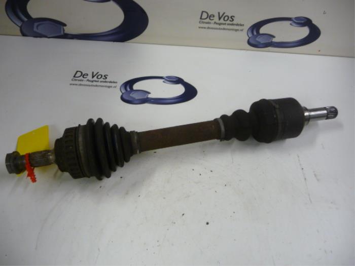 Front drive shaft, left from a Citroën Xsara Picasso (CH) 1.8 16V 2004