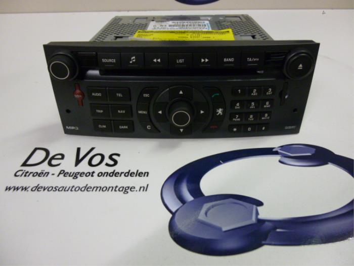 Radio CD Spieler van een Peugeot 407 (6C/J) 2.7 HDi V6 24V 2006