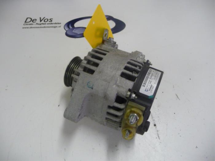 Usagé Dynamo Peugeot 107 1.0 12V Prix € 55,00 Règlement à la marge proposé par De Vos Onderdelen