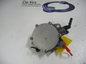 Używane Pompa prózniowa wspomagania hamulców Peugeot 207 Cena € 70,00 Procedura marży oferowane przez De Vos Autodemontagebedrijf