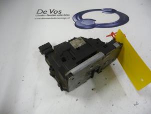Used Front door lock mechanism 4-door, right Citroen Jumper Price € 35,00 Margin scheme offered by De Vos Autodemontagebedrijf