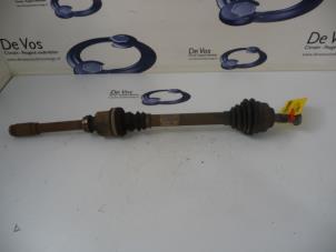 Used Front drive shaft, right Peugeot 308 Price € 70,00 Margin scheme offered by De Vos Autodemontagebedrijf