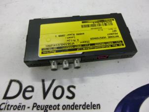Usados Amplificador de antena Peugeot 407 (6C/J) 2.7 HDi V6 24V Precio € 35,00 Norma de margen ofrecido por De Vos Autodemontagebedrijf