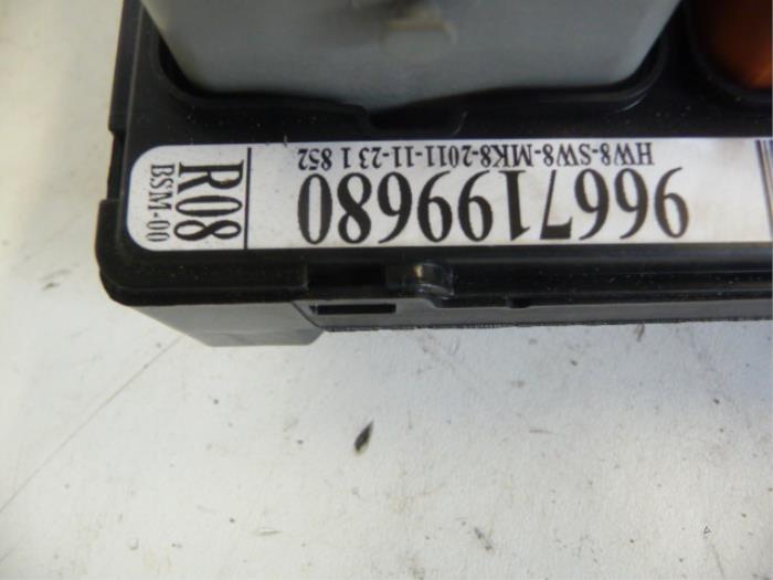 Fuse box Citroen DS3 6500HV VALEO De Vos Autodemontagebedrijf