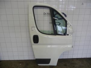 Used Front door 4-door, right Peugeot Boxer Price € 350,00 Margin scheme offered by De Vos Autodemontagebedrijf
