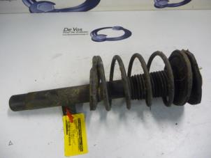 Used Front shock absorber rod, left Peugeot 206 (2A/C/H/J/S) 1.4 16V Price € 45,00 Margin scheme offered by De Vos Autodemontagebedrijf