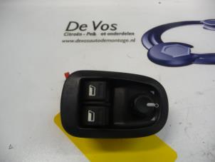 Usados Interruptor combinado de ventanillas Peugeot 206 (2A/C/H/J/S) 1.4 HDi Precio € 35,00 Norma de margen ofrecido por De Vos Autodemontagebedrijf