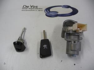 Used Set of cylinder locks (complete) Peugeot 108 1.0 12V Price € 100,00 Margin scheme offered by De Vos Autodemontagebedrijf