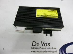 Usagé Amplificateur audio Citroen C6 (TD) 2.7 HDiF V6 24V Prix € 100,00 Règlement à la marge proposé par De Vos Autodemontagebedrijf