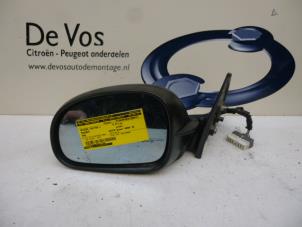 Used Wing mirror, left Peugeot 406 Coupé (8C) 2.0 16V Price € 70,00 Margin scheme offered by De Vos Autodemontagebedrijf