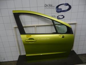 Used Front door 4-door, right Peugeot 308 (4A/C) 1.6 16V THP 150 Price € 160,00 Margin scheme offered by De Vos Autodemontagebedrijf