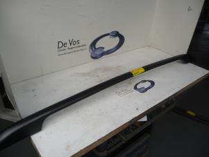 Used Roof rail, right Peugeot 206 Price € 55,00 Margin scheme offered by De Vos Autodemontagebedrijf