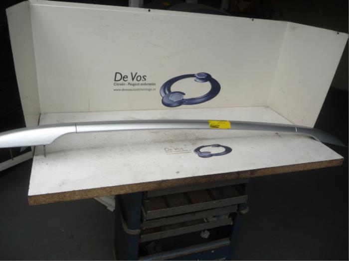 Roof rail, right from a Peugeot 407 2005