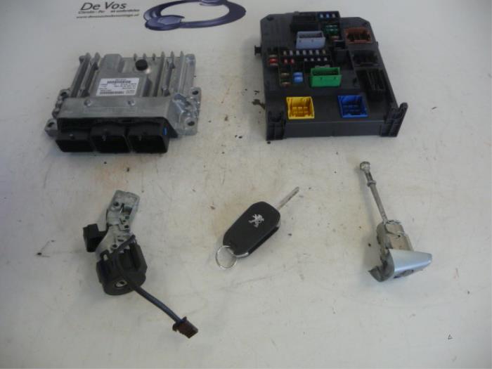 Used Engine management computer Peugeot 508 Price € 350,00 Margin scheme offered by De Vos Onderdelen
