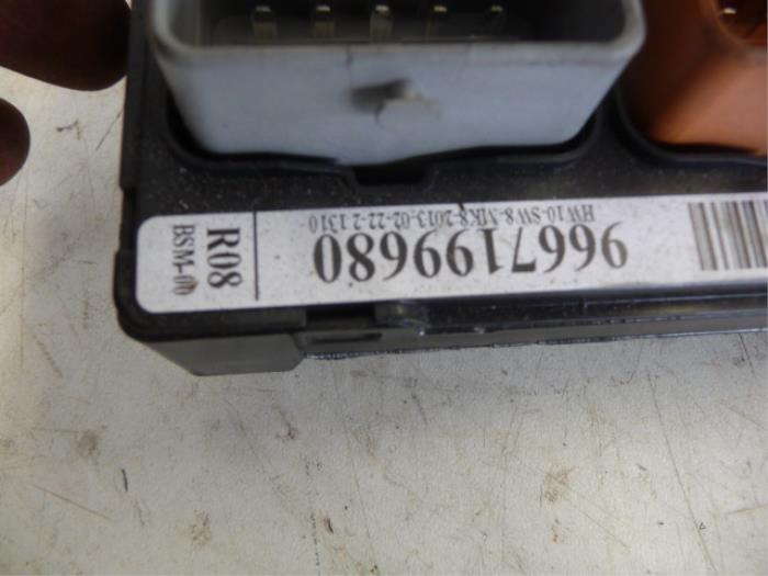 Fuse box Citroen DS3 6500HV VALEO De Vos Autodemontagebedrijf