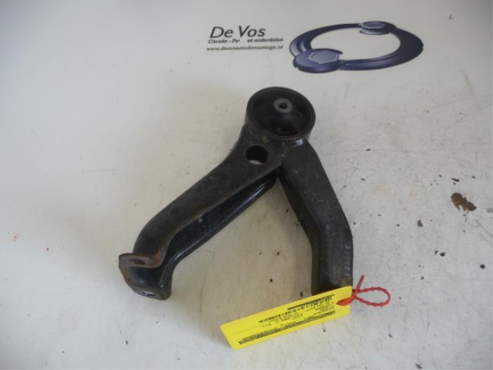Used Engine mount Citroen C-Crosser Price € 35,00 Margin scheme offered by De Vos Onderdelen