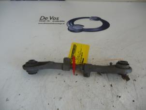Used Rear torque rod, left Peugeot 3008 Price € 55,00 Margin scheme offered by De Vos Autodemontagebedrijf