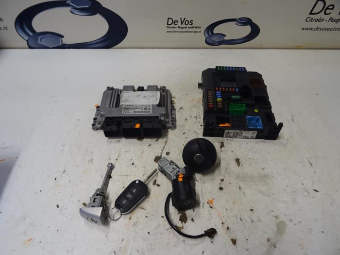 Used Engine management computer Peugeot 208 Price € 350,00 Margin scheme offered by De Vos Onderdelen