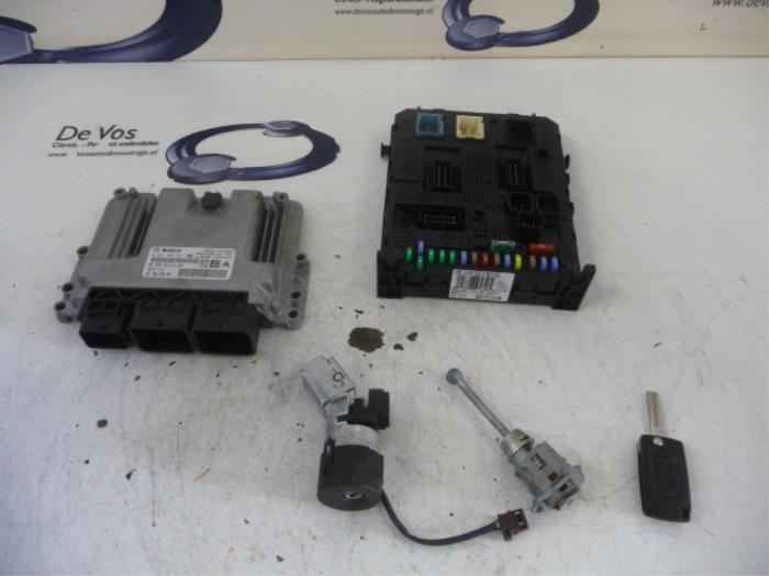 Used Engine management computer Citroen C4 Picasso Price € 350,00 Margin scheme offered by De Vos Onderdelen
