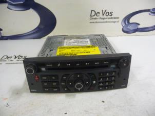 Used Radio CD player Peugeot 407 Price € 100,00 Margin scheme offered by De Vos Autodemontagebedrijf